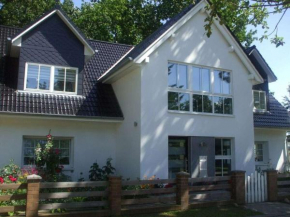 Country house on Lake Satow, Satow